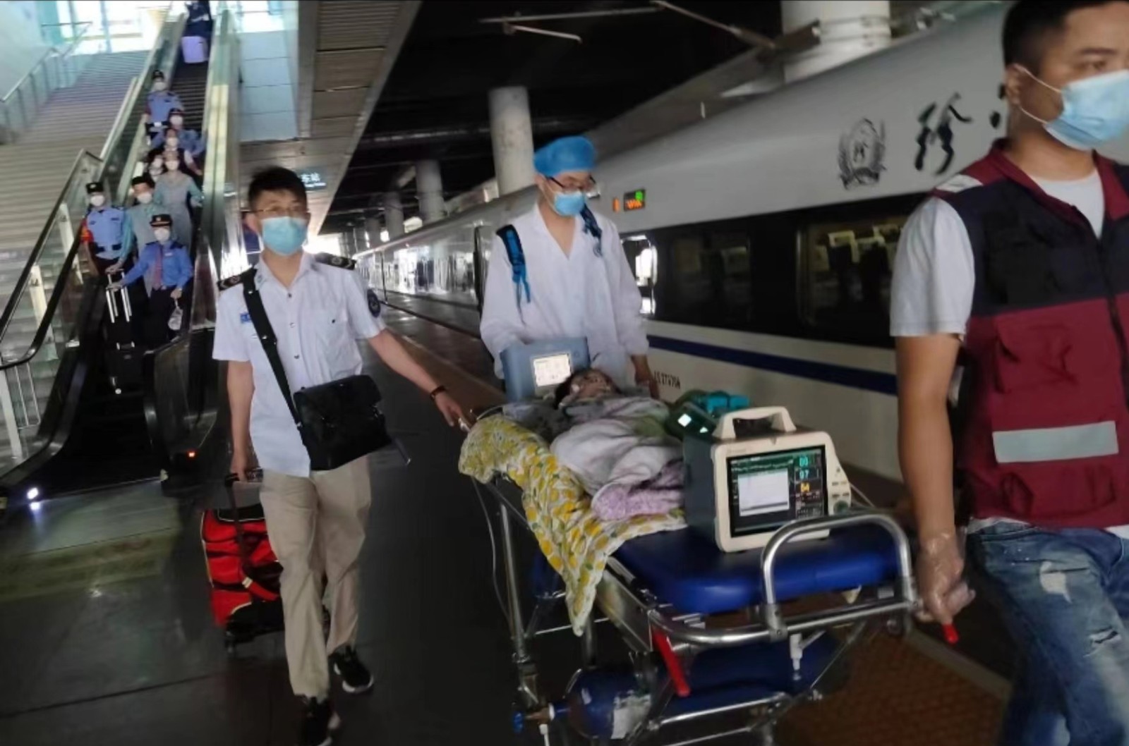 清远高铁转运公司